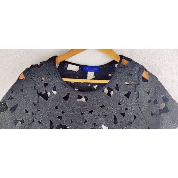 Tunic Top Black Eyelet Emrodrey Floral Short Sleeve Cut-Out Blouse Sz L Boho - Picture 3 of 11